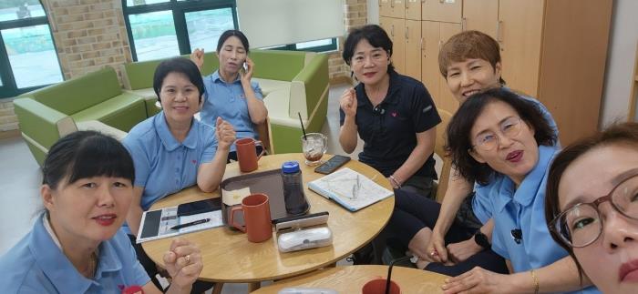 여성 이동 노동자 회의 장면1